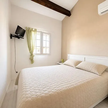 Mazet Renove A Ste-maxime, 3 Pieces, 6 Couchages, Centre-ville, A 500m - Fr-1-226-517 Nyaraló Sainte-Maxime